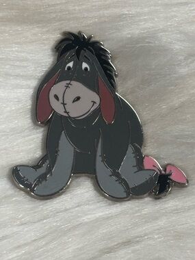 Disney Pin Eeyore Smiling Winnie the Pooh Disneyland 2008